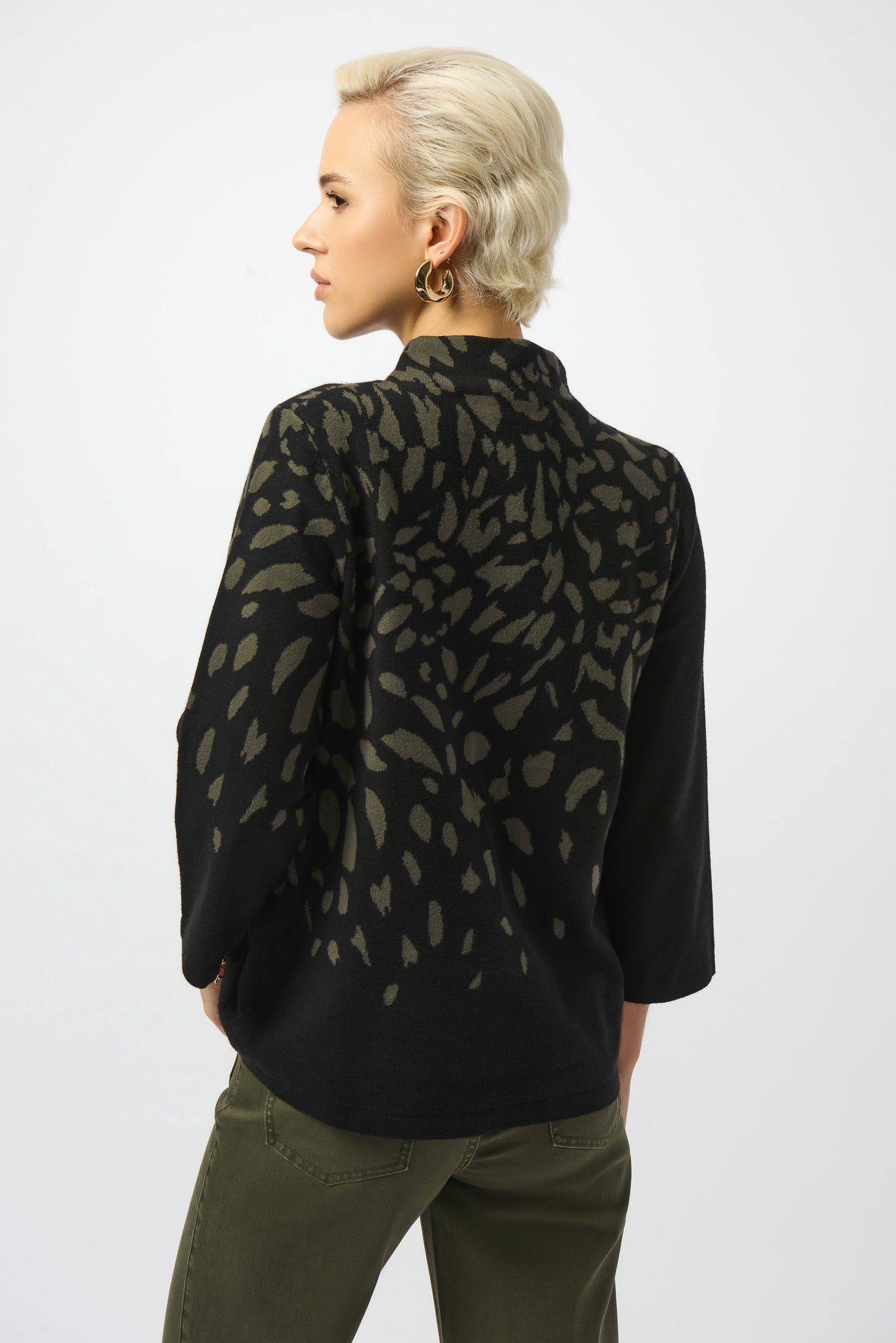 Jacquard Animal Print Sweater
253912