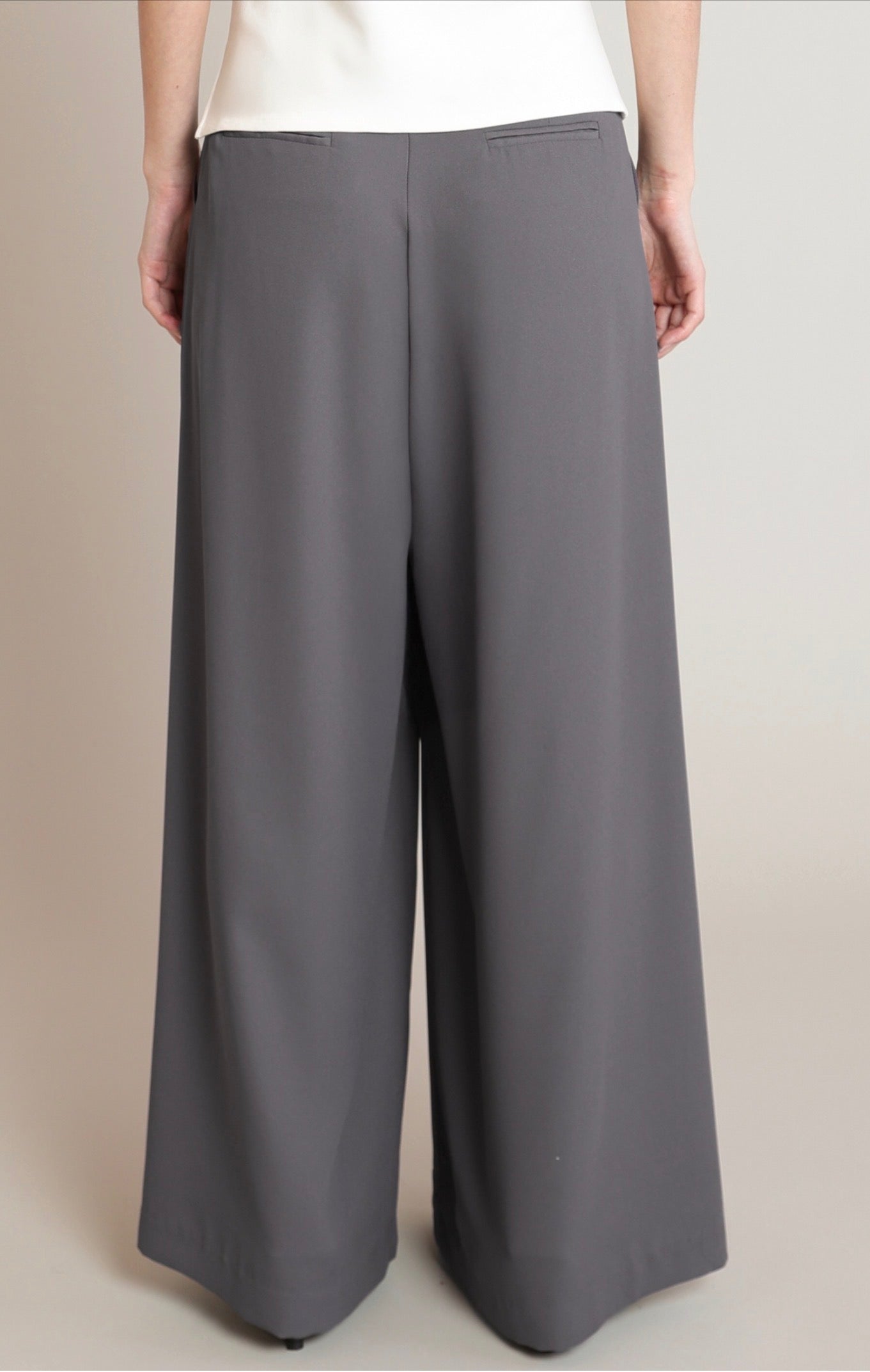 Black Tape Wide Leg Pleat Pants Medium Grey