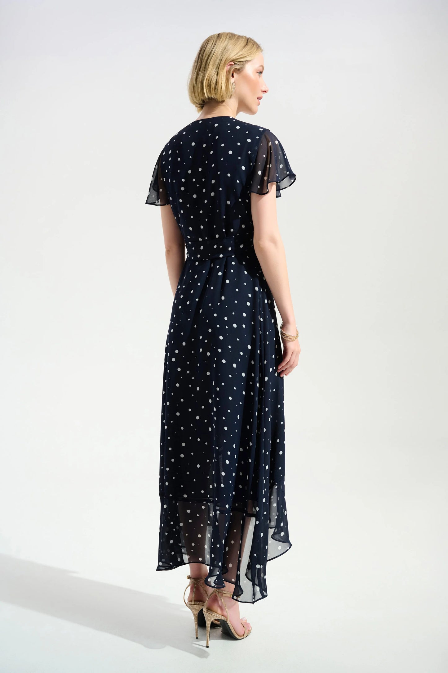 Signature | Chiffon Print Wrap Dress With Ruffle Detail
261739
Hots