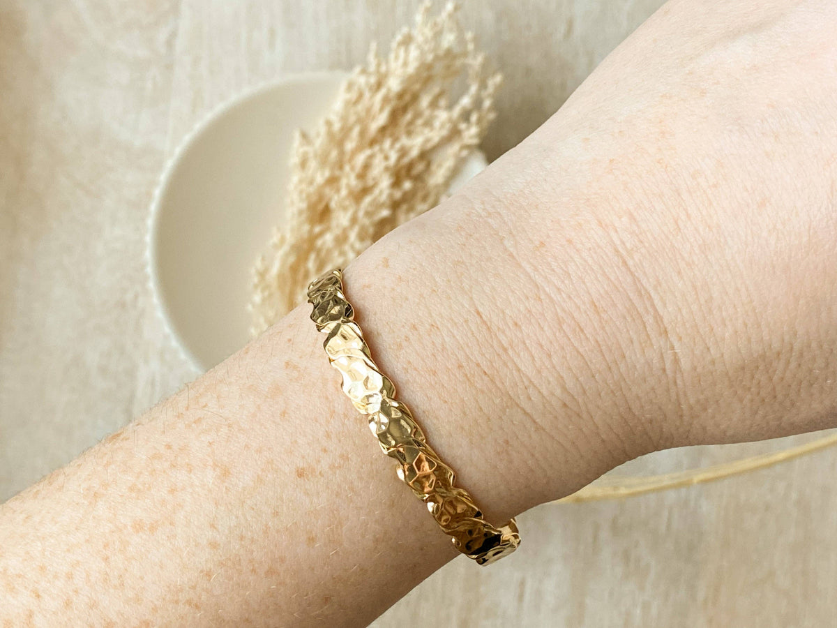 Agaveh Girl Hammered Bangle