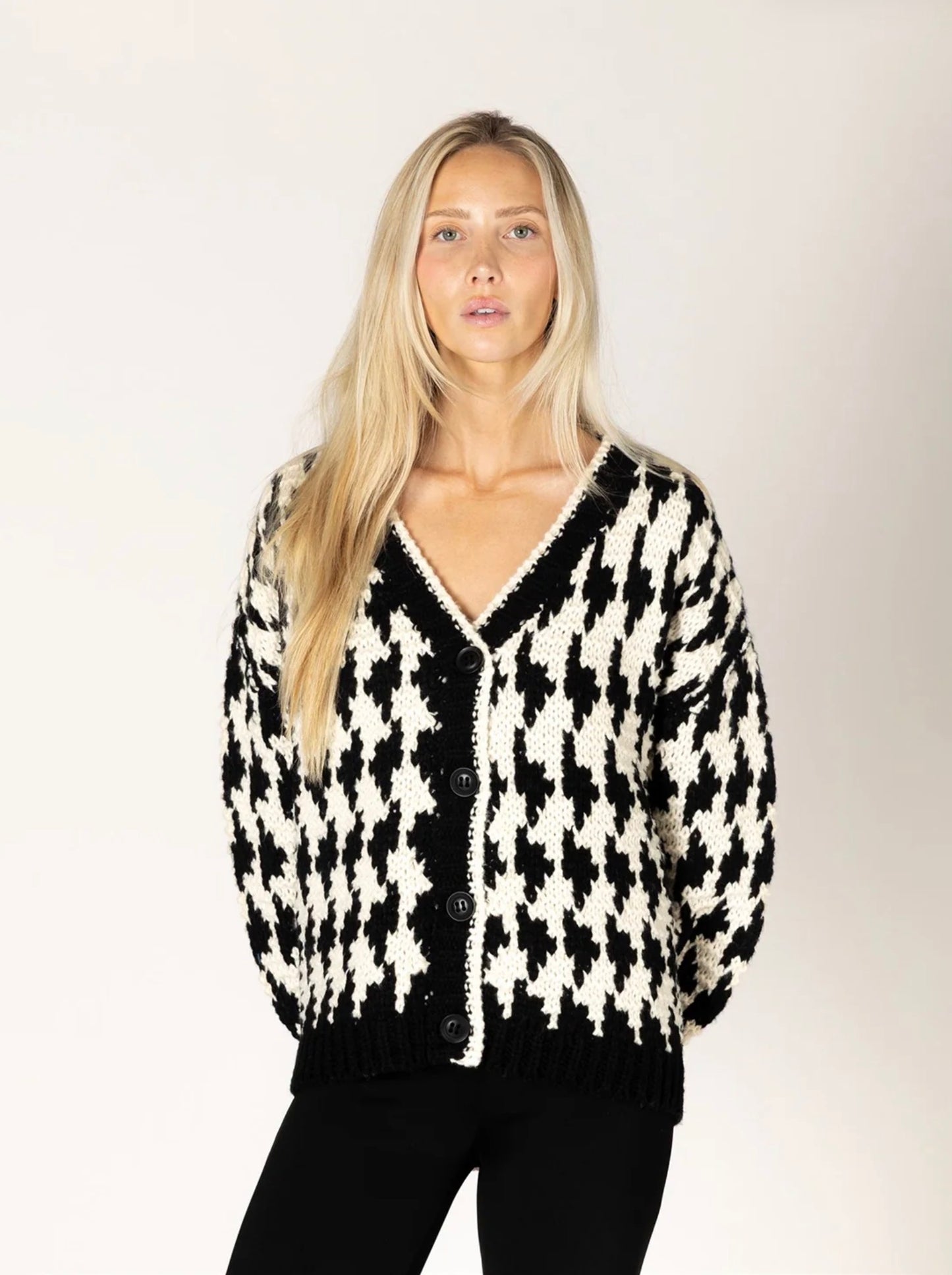 Lyla & Luxe Libby Houndstooth Cardigan