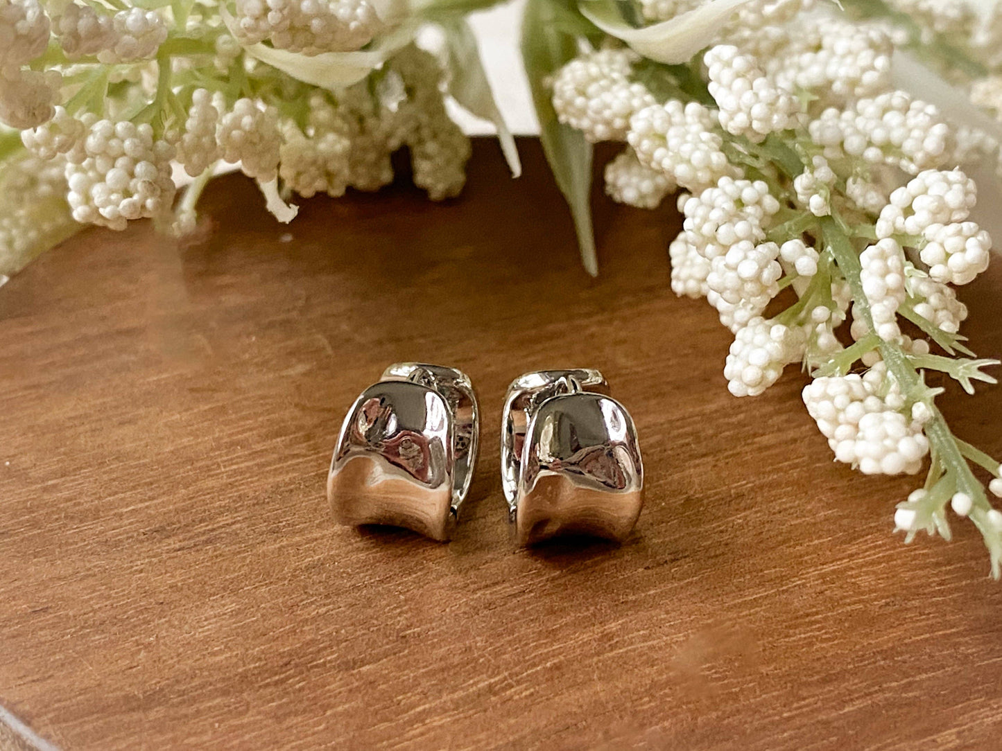 Agaveh Girl Grace Hoop Earrings Silver