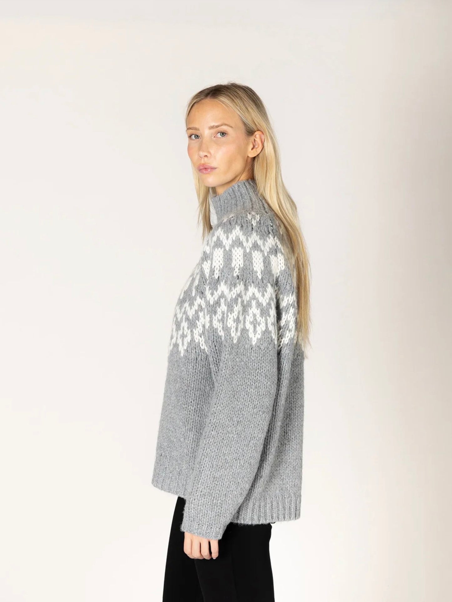 Lyla & Luxe Aggie Mock Neck Sweater Snow