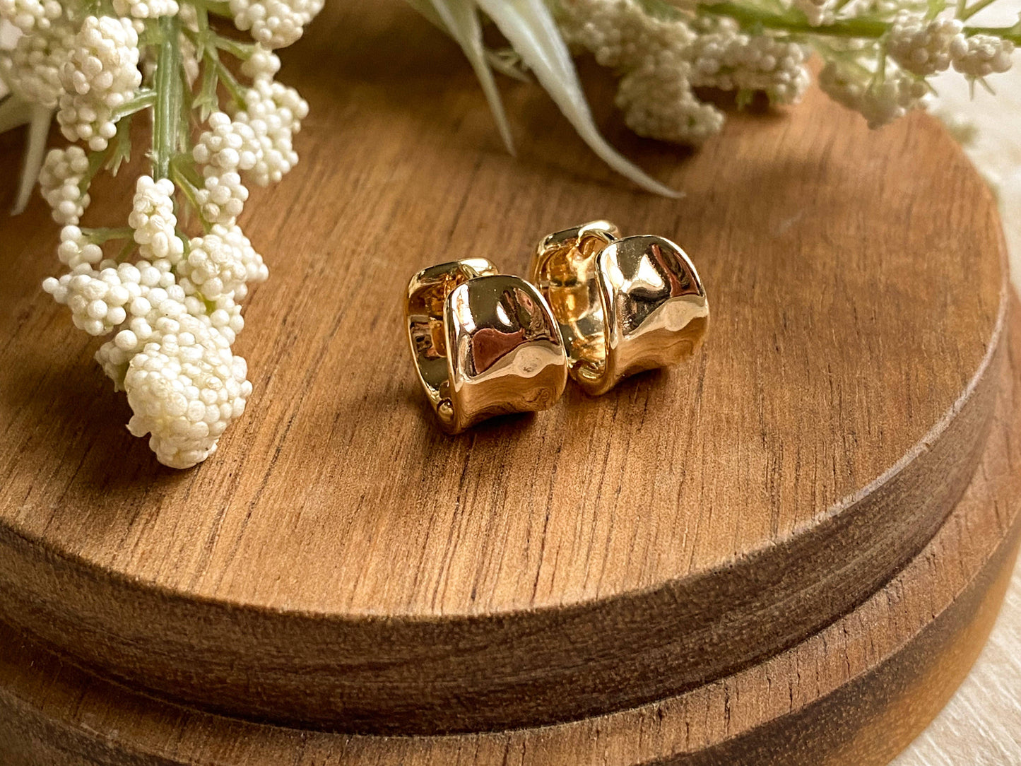Agaveh Girl Grace Hoop Earrings Gold