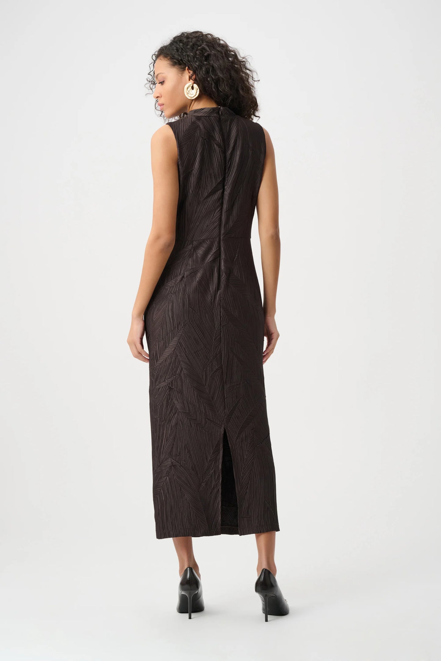 Pleated Satin Sleeveless Midi Dress
263147