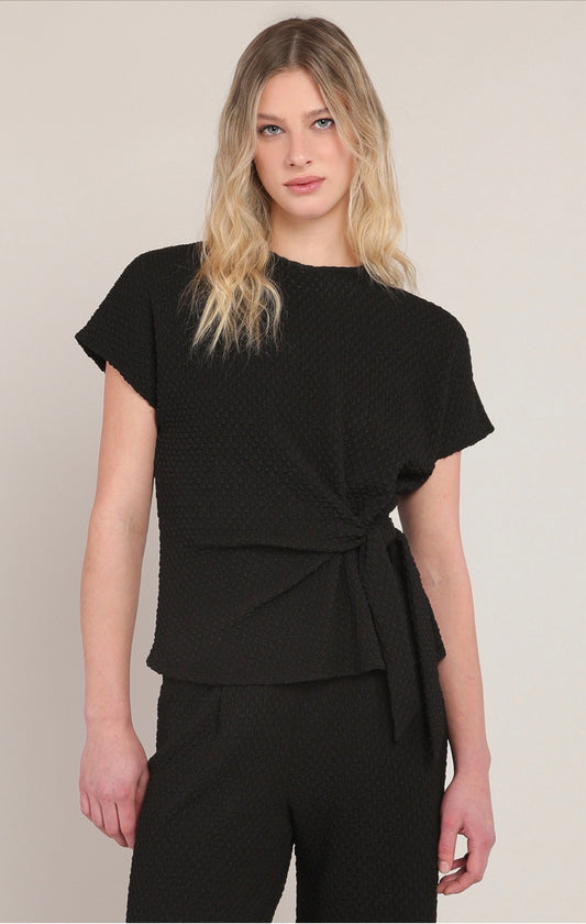 Room 34 Textured Knot Top Black