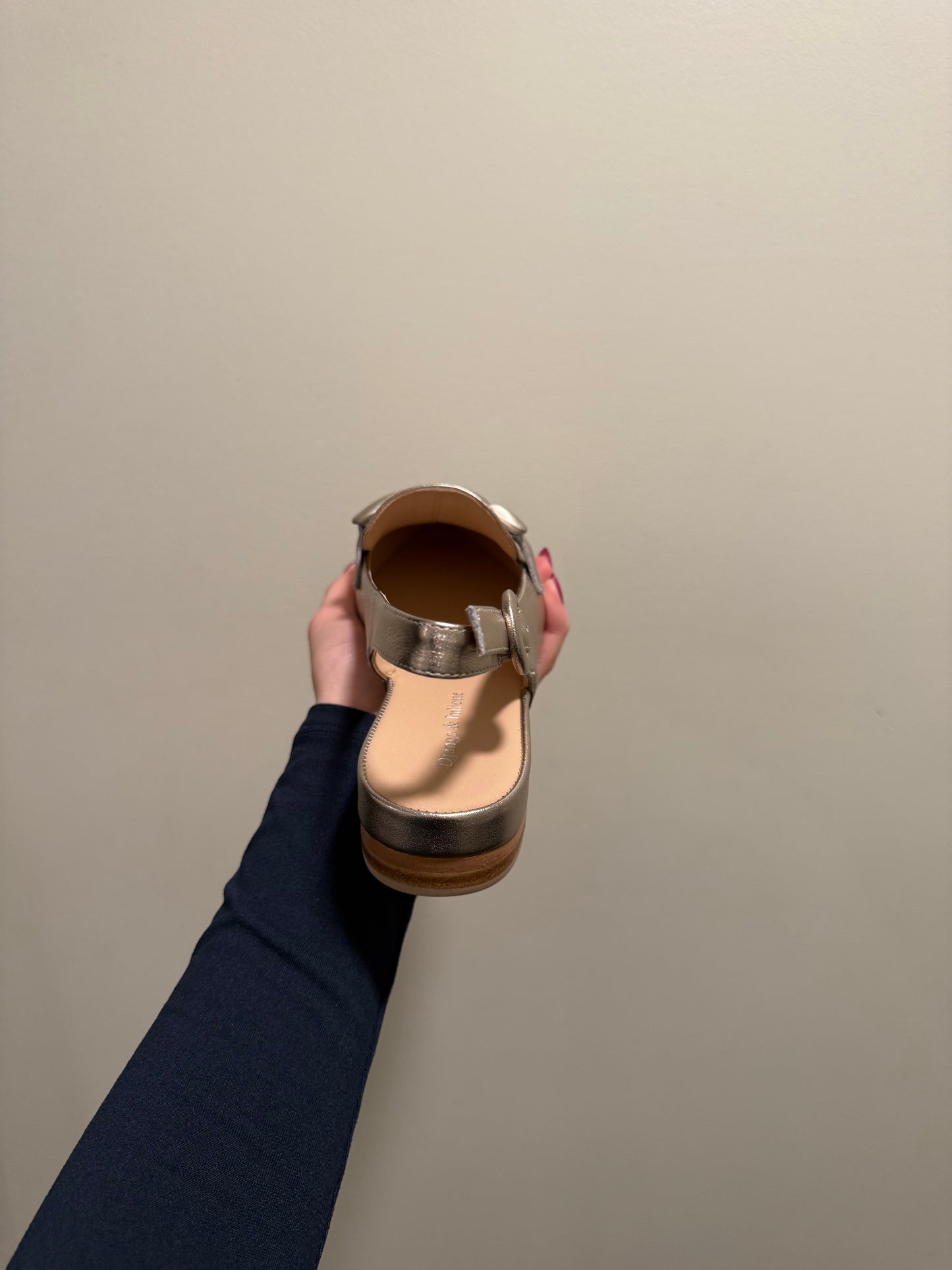 Django & Juliette Favillas Flats Platino