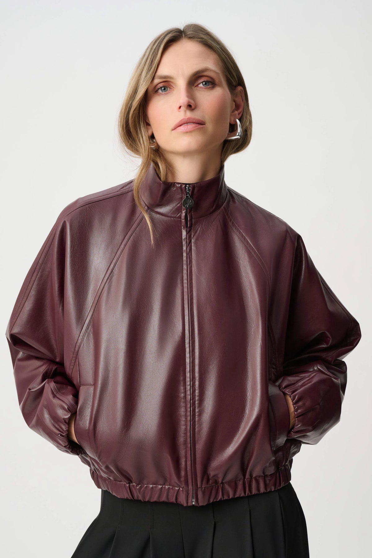 Leatherette Mock-Neck Bomber Jacket
263971
Hots