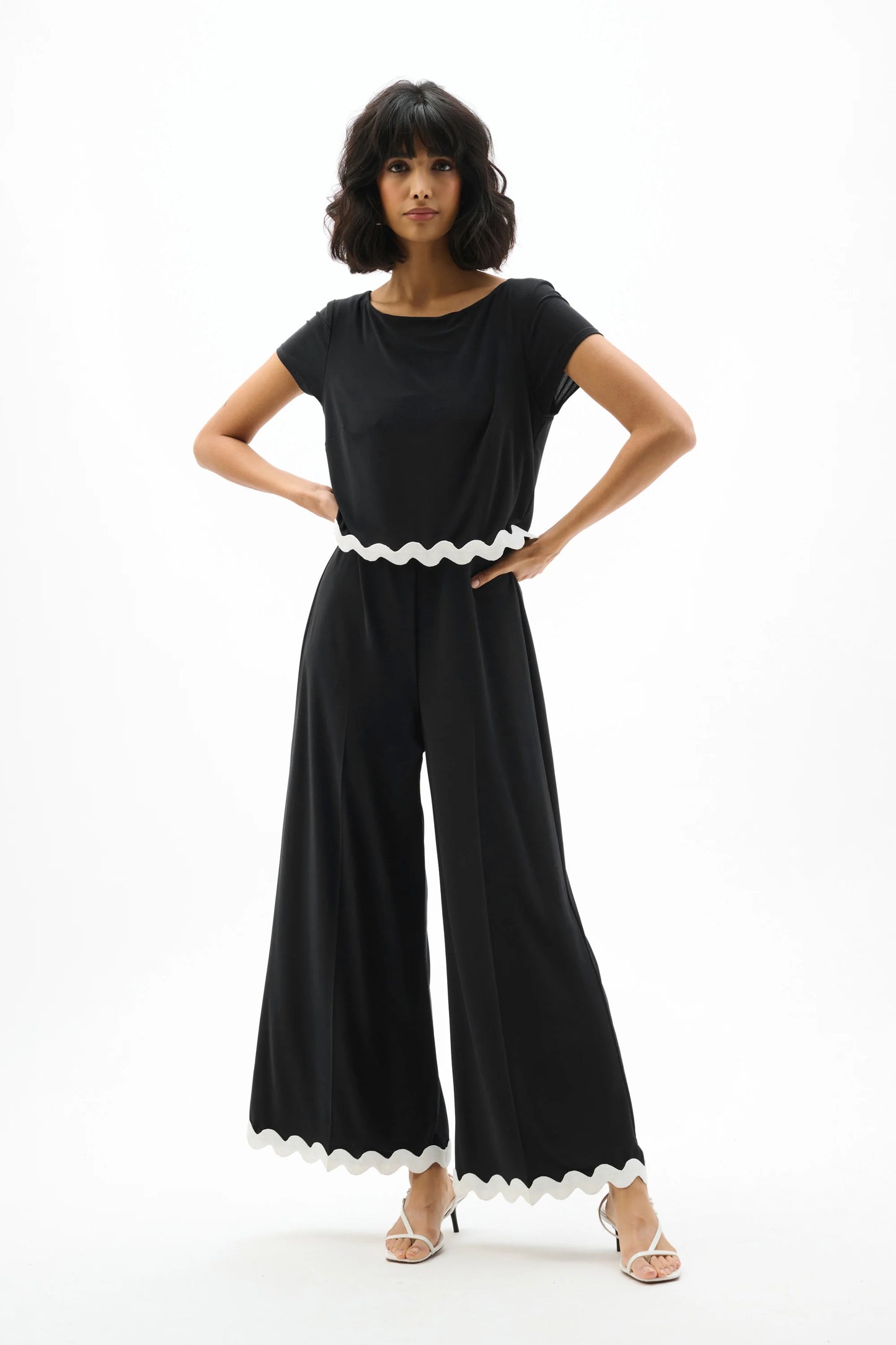 Silky Knit Culotte Jumpsuit With Contrast Trim
262144X