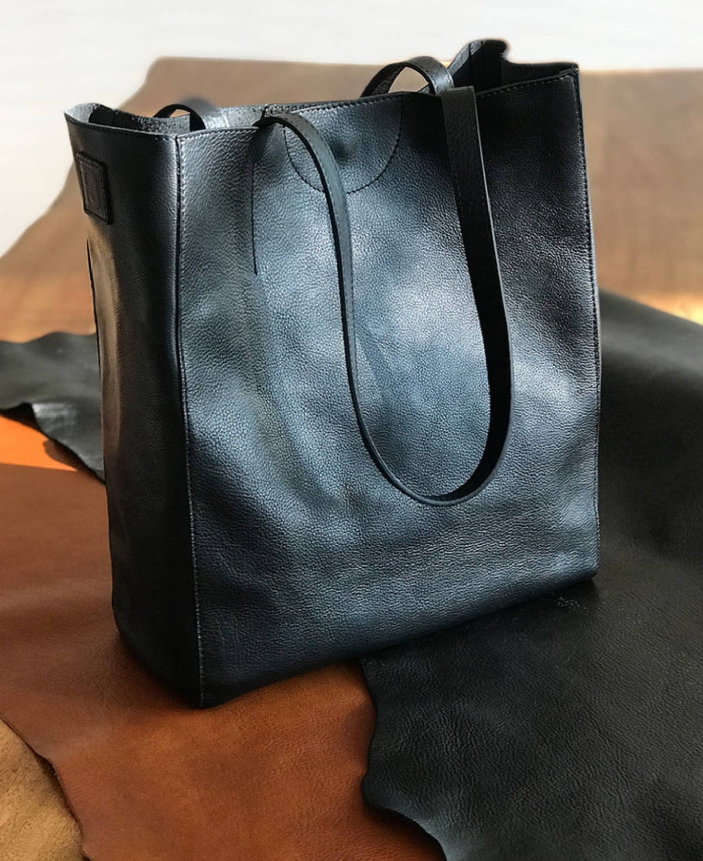 Brave Giovana Vachetta Tote Bag Black