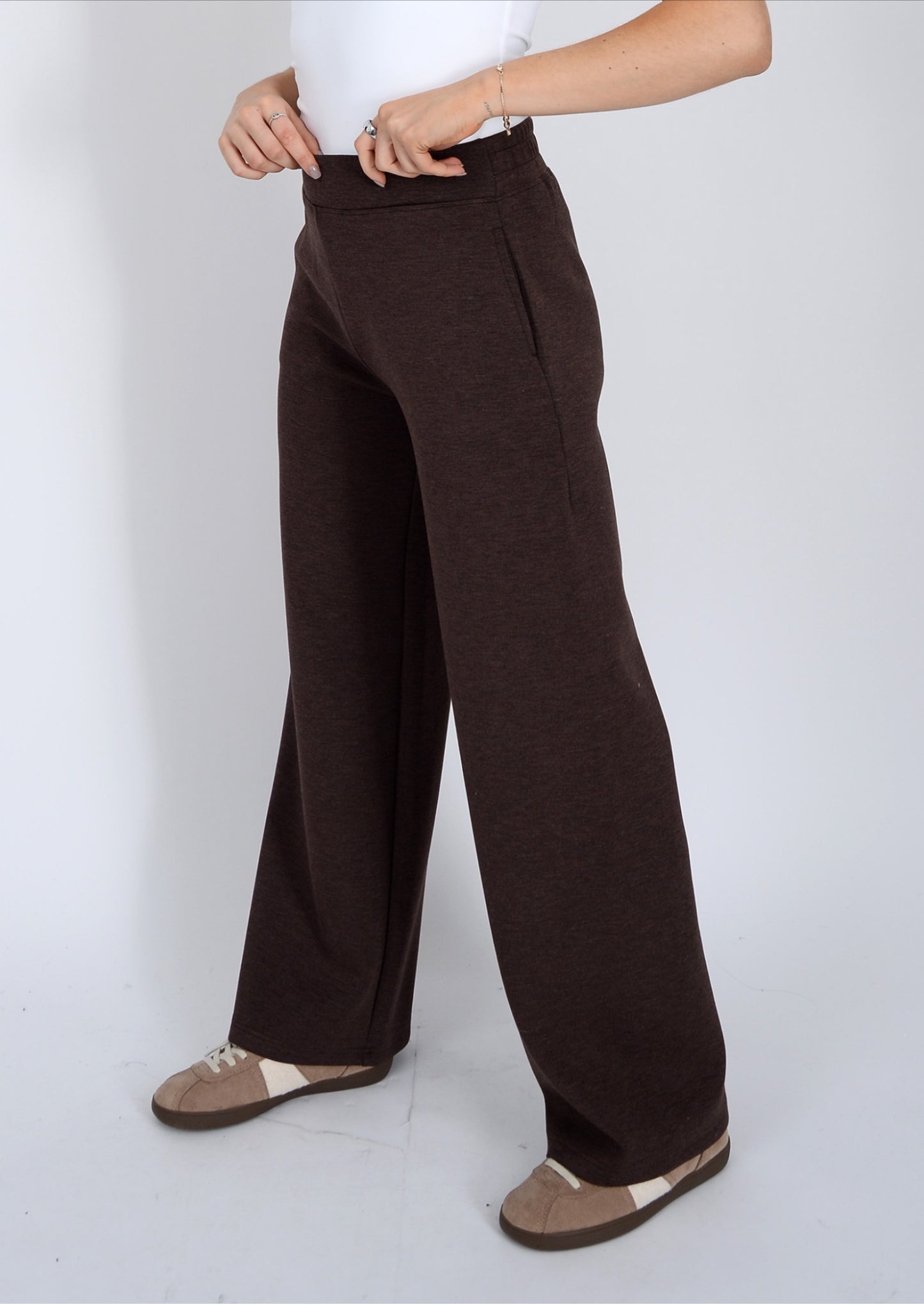 Victoria Mel Soft Knit Pull On Straight Leg Pant