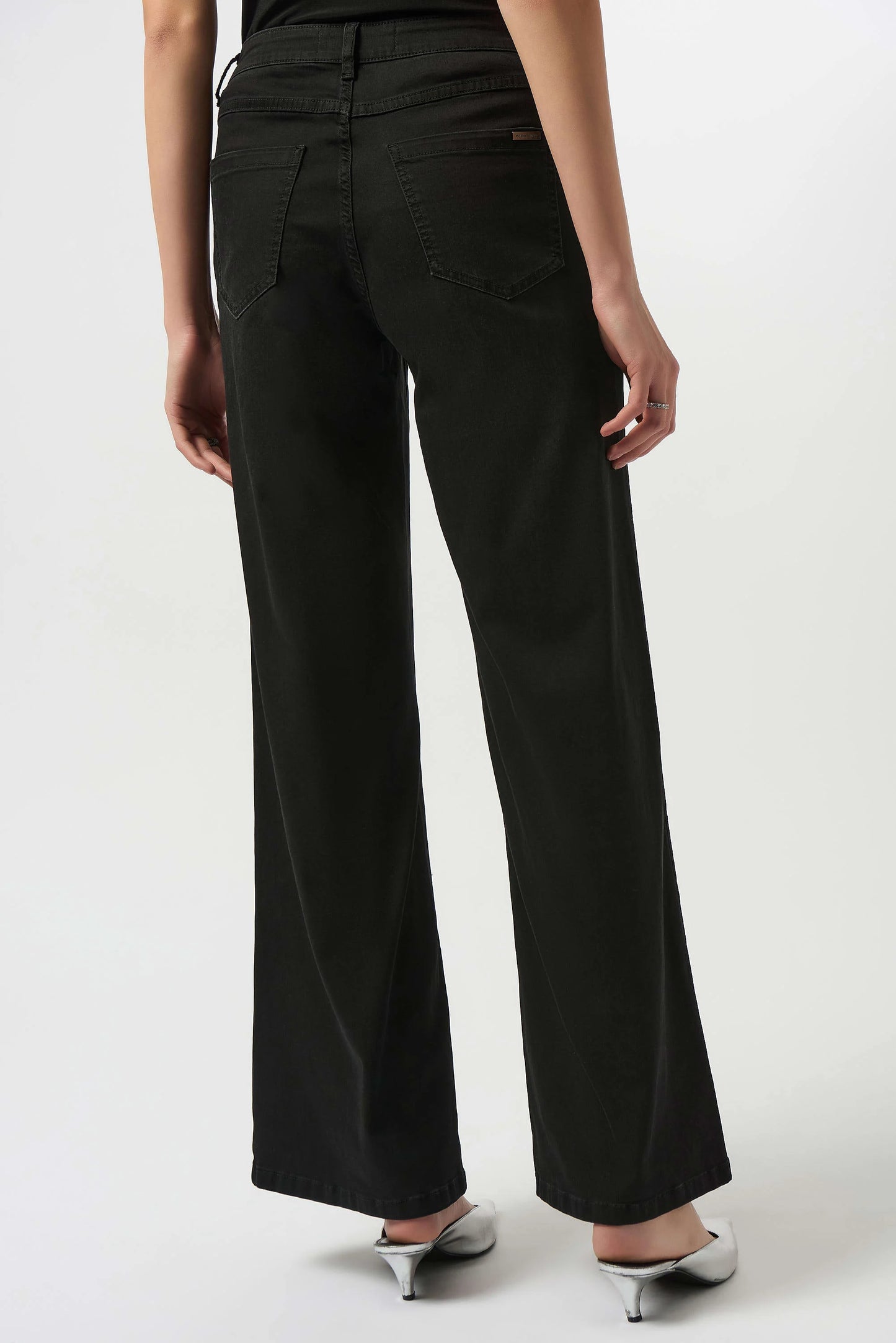 Goldie | Classic Wide-Leg Stretch Jeans
251968B25
