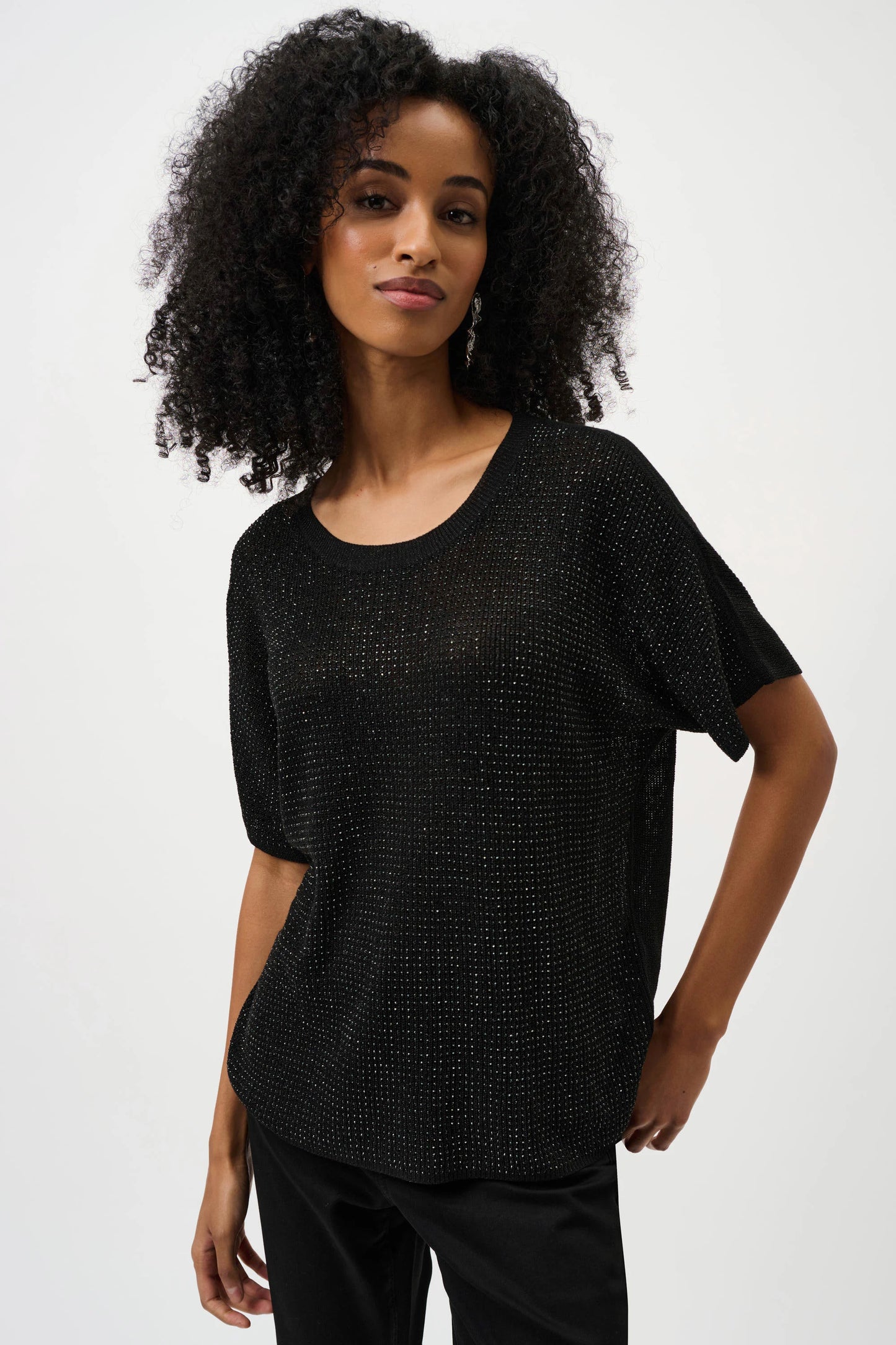 Metallic Knitted T-shirt with Rhinestones - Core Colours
263900CO
Essential / Must-Have Hots