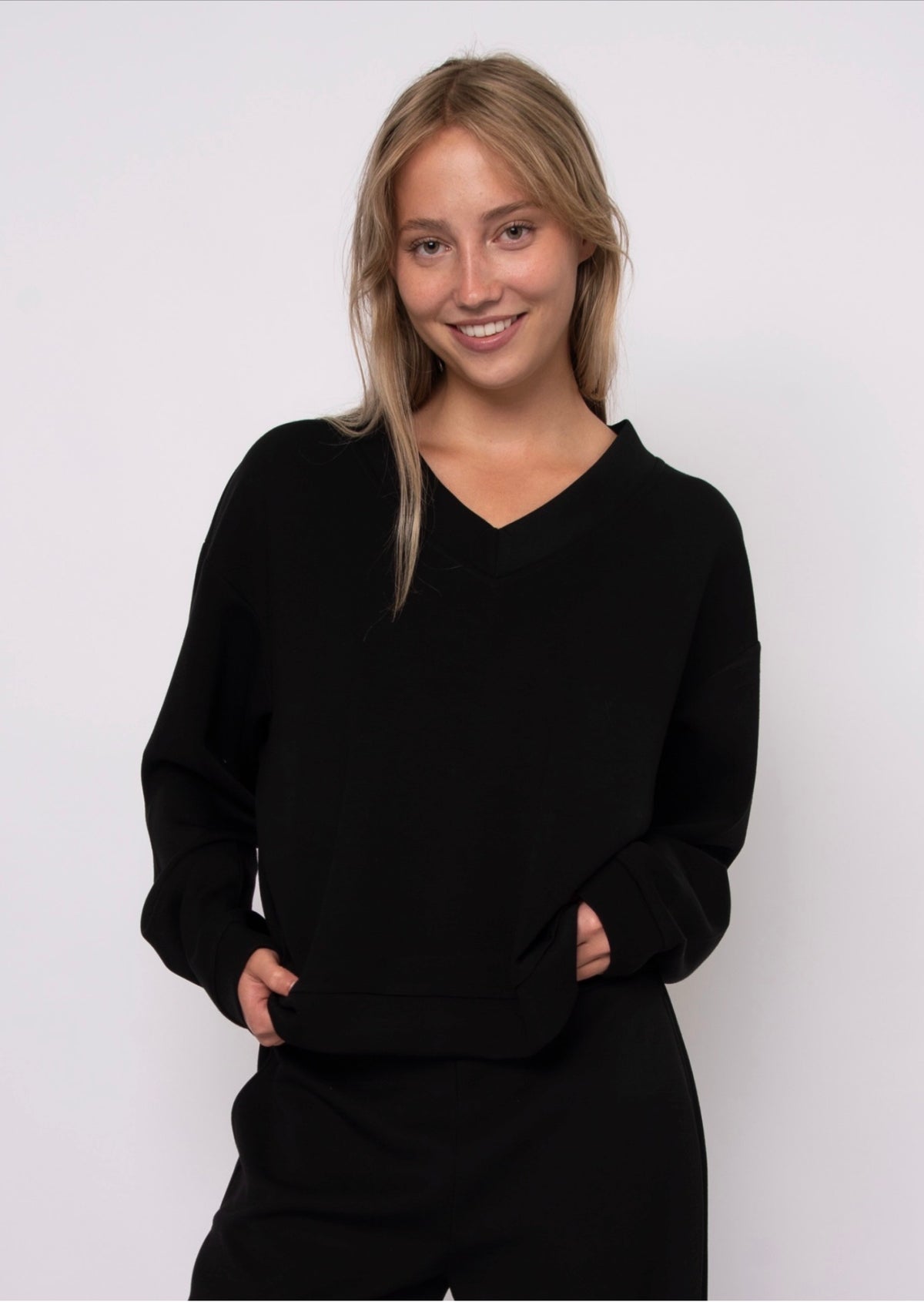 RD Style Vy Soft Knit V-Neck Pullover Black