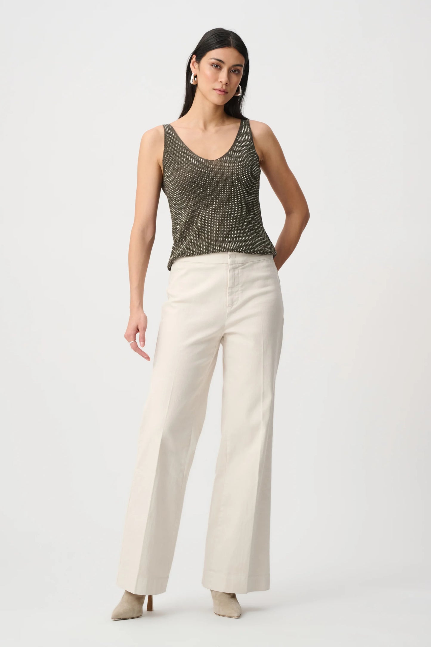 Metallic Knitted Camisole with Rhinestones
252915F26
Essential / Must-Have Hots