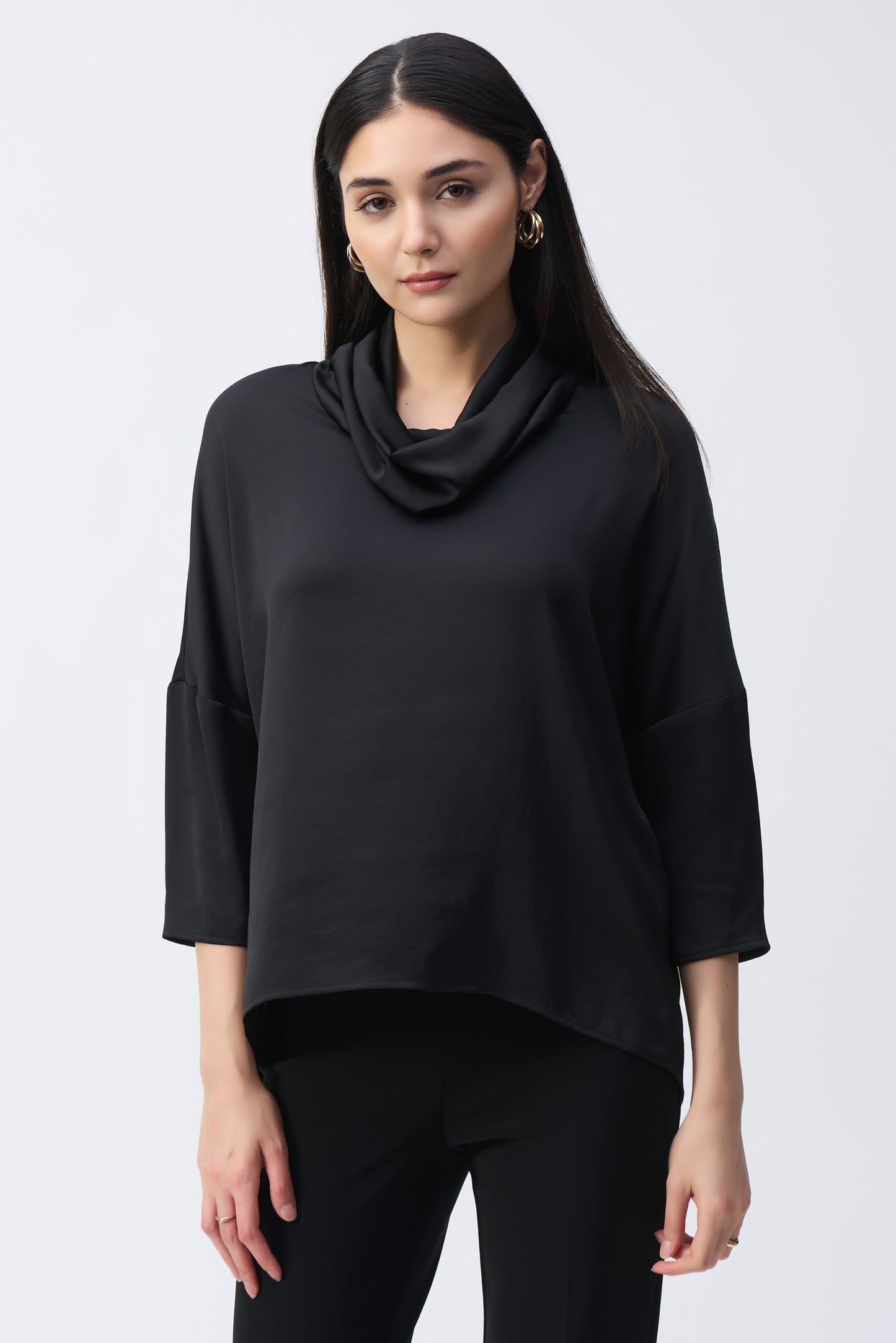 Satin Cowl Collar Top
243189
Hots/Magazine Style