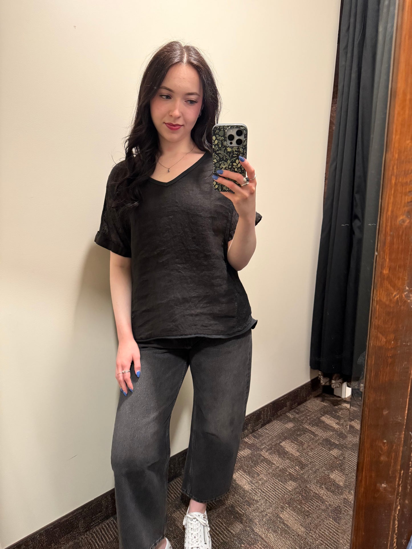 Pistache Linen V-Neck Top Black
