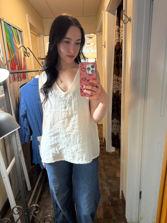 Pistache Sleeveless V-Neck Linen Top White
