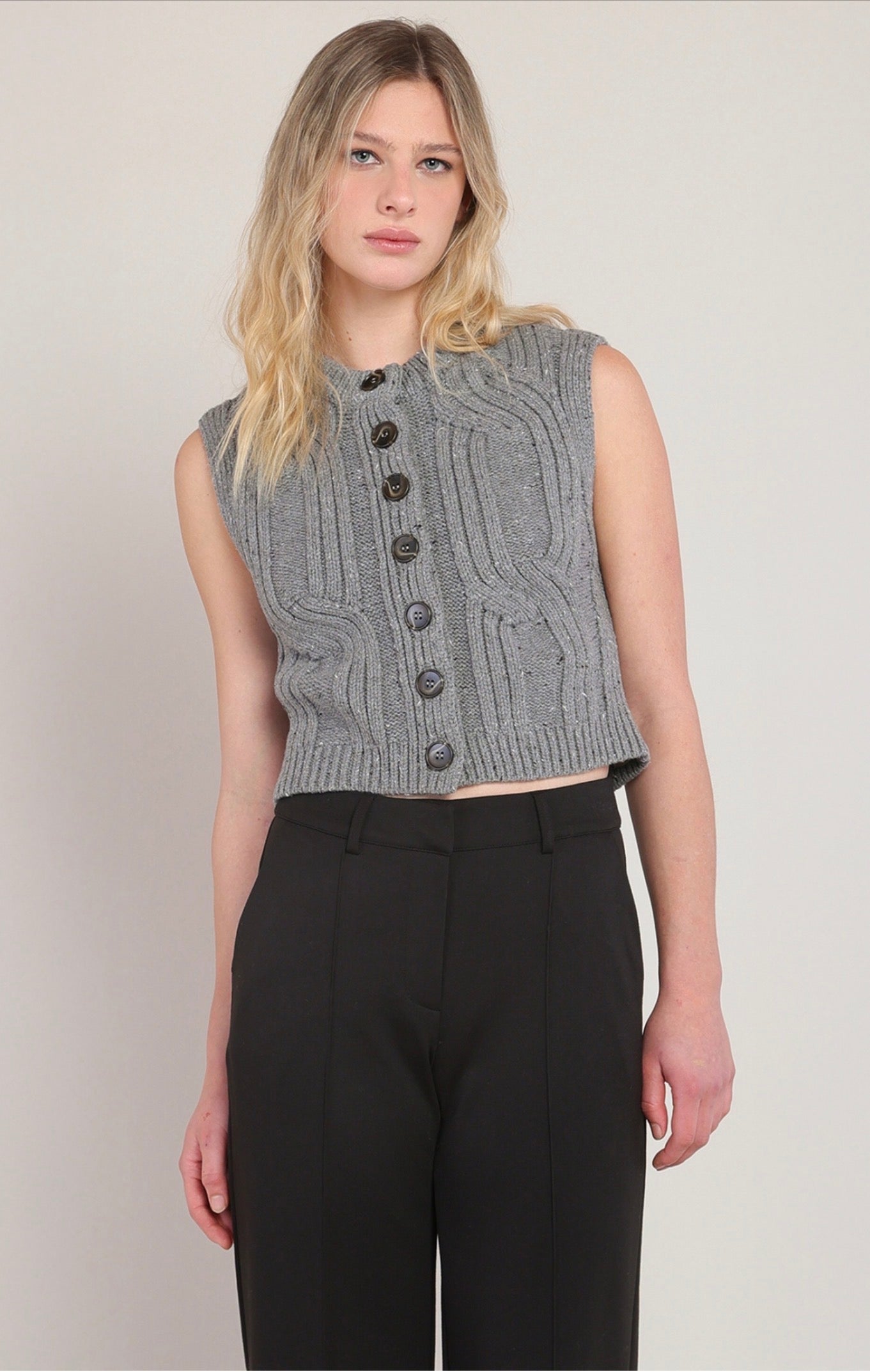 Room 34 Cropped Sweater Vest Grey