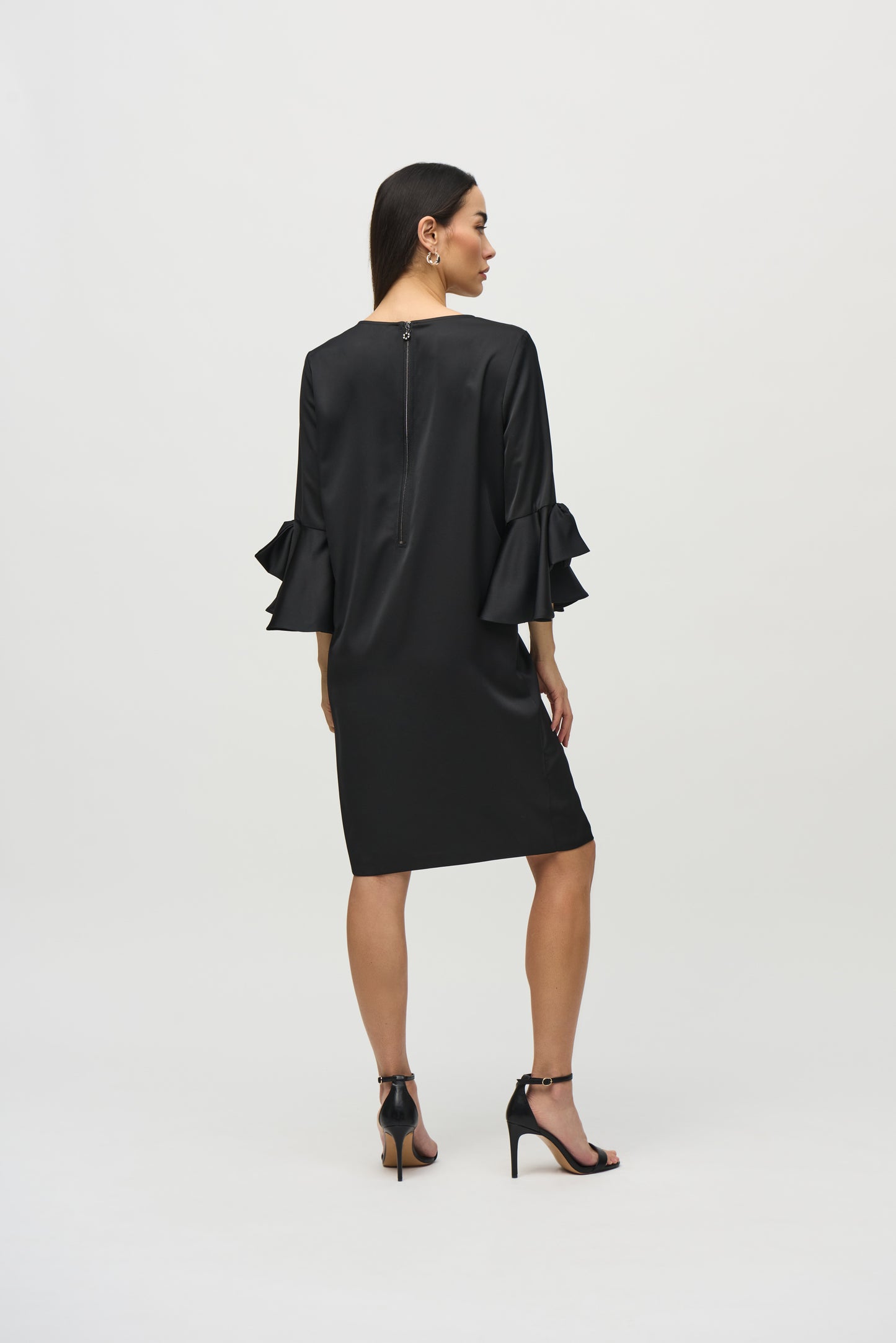 Satin Riffle Sleeve Straight Dress
244235
Hero Style