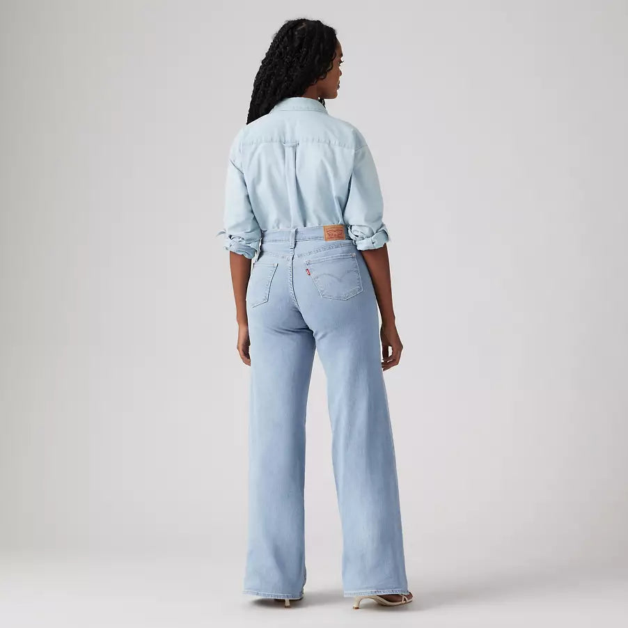 Levi’s 318 Shaping Wide Leg Jeans Light