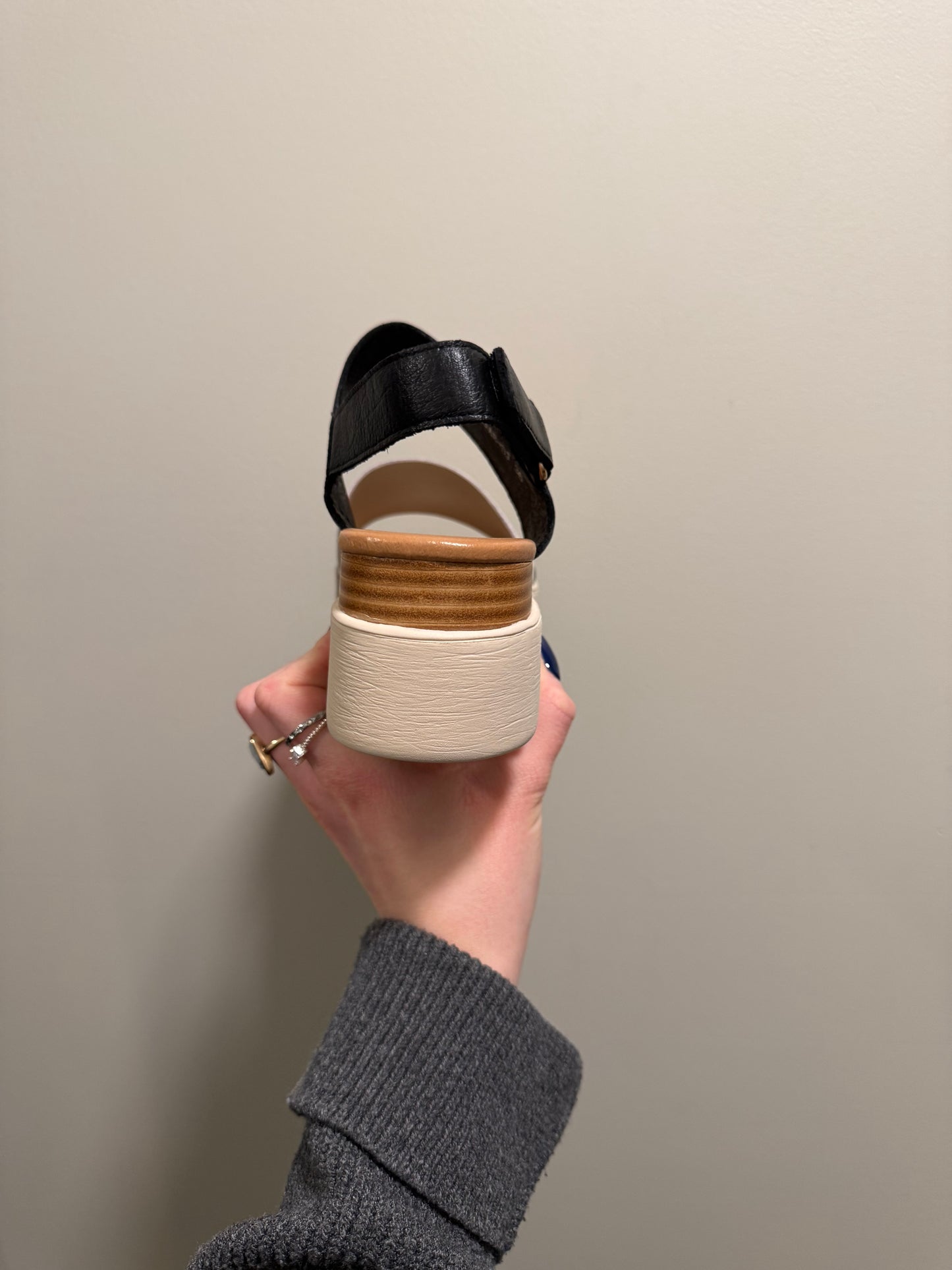 Django & Juliette Runar Sandal Milk/Black