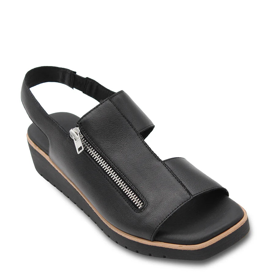 Django & Juliette Kemma Sandals Black