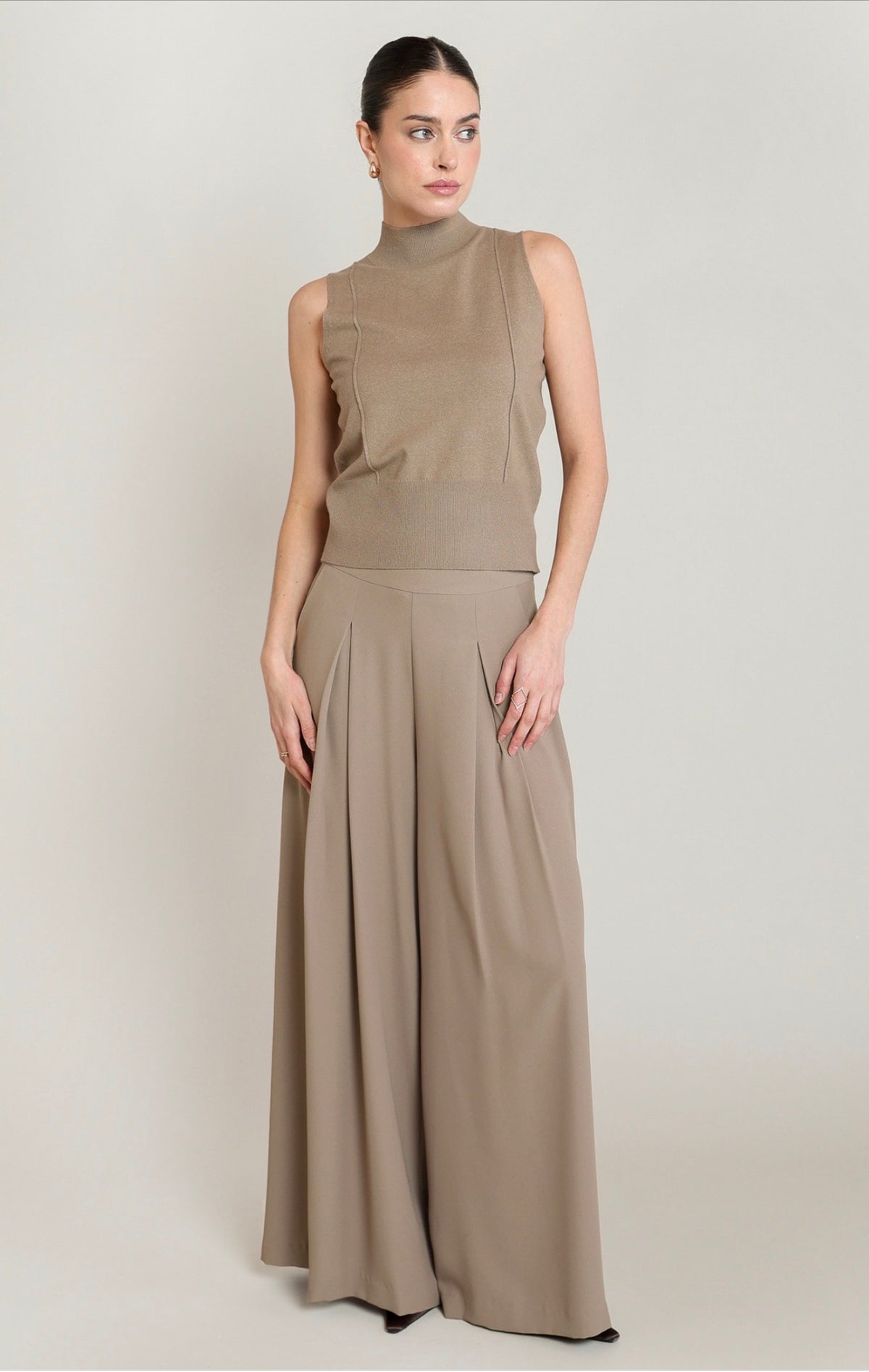 Black Tape Wide Leg Pleat Pants Mushroom
