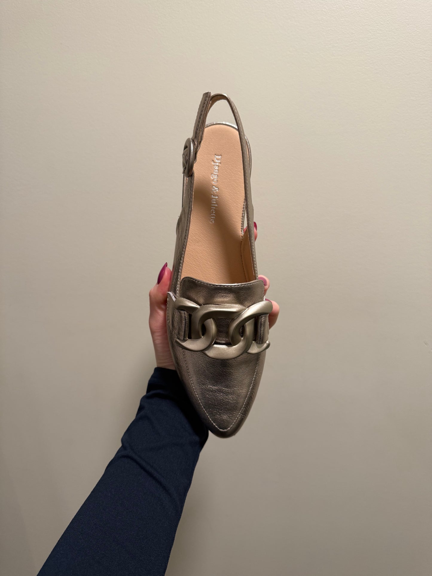 Django & Juliette Favillas Flats Platino