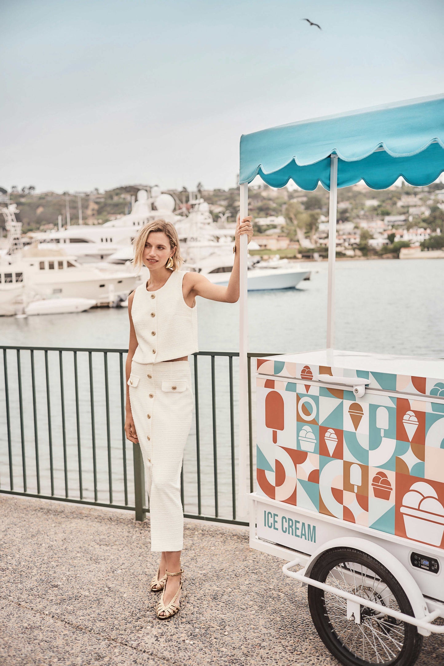 Bouclé Pencil Skirt With Gold Buttons
261301