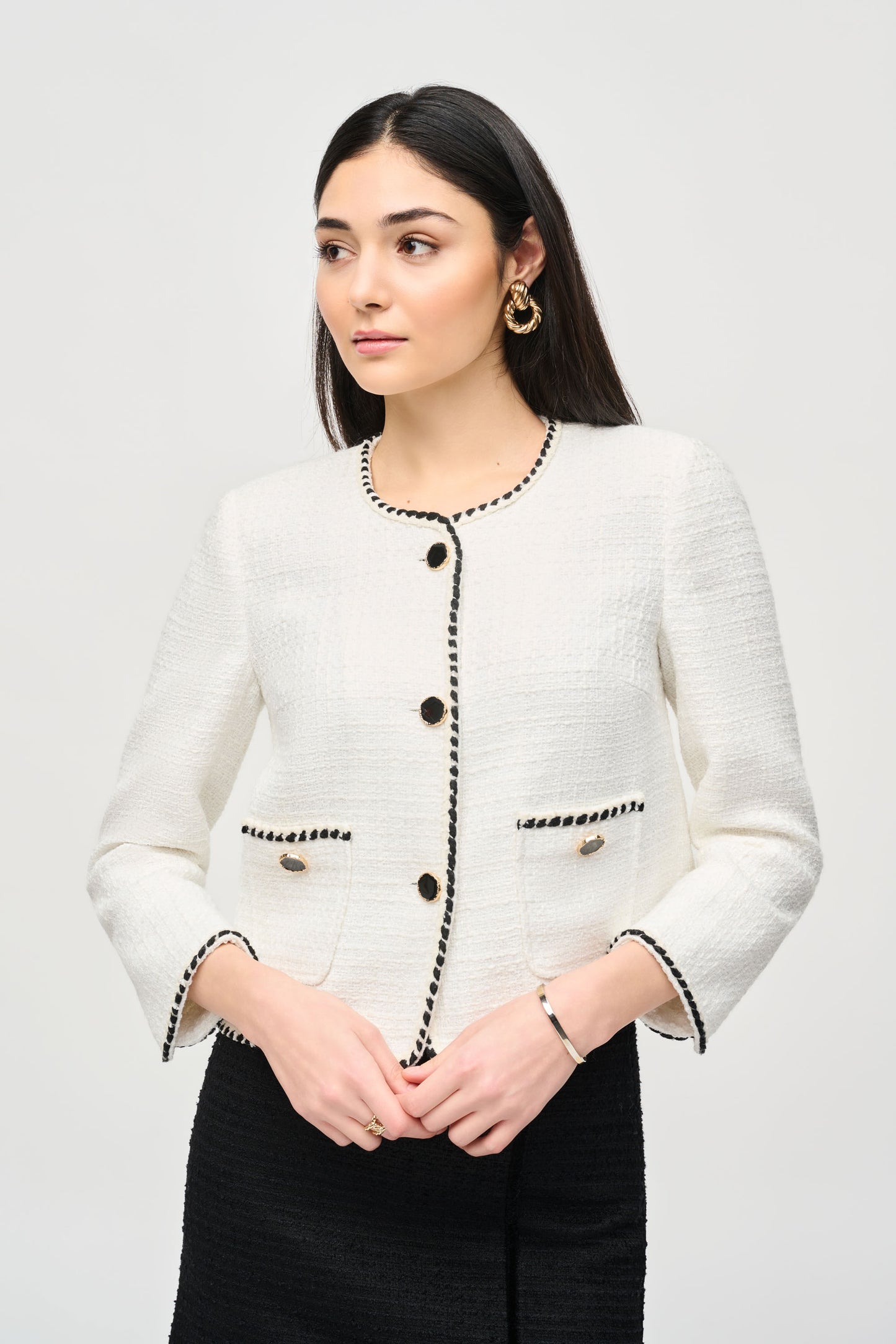 Bouclé Jacket With Contrast Trim
243911
Hots/Magazine Style/Hero Style