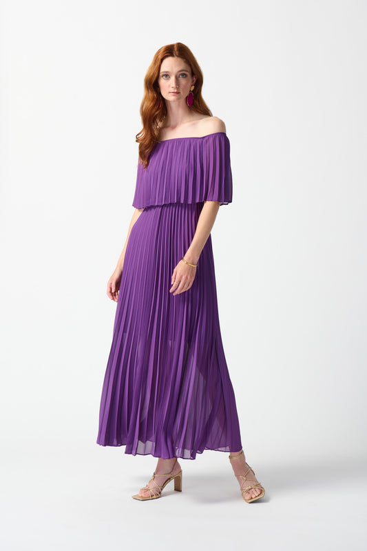 Chiffon Off-The-Shoulder Pleated Dress
242926