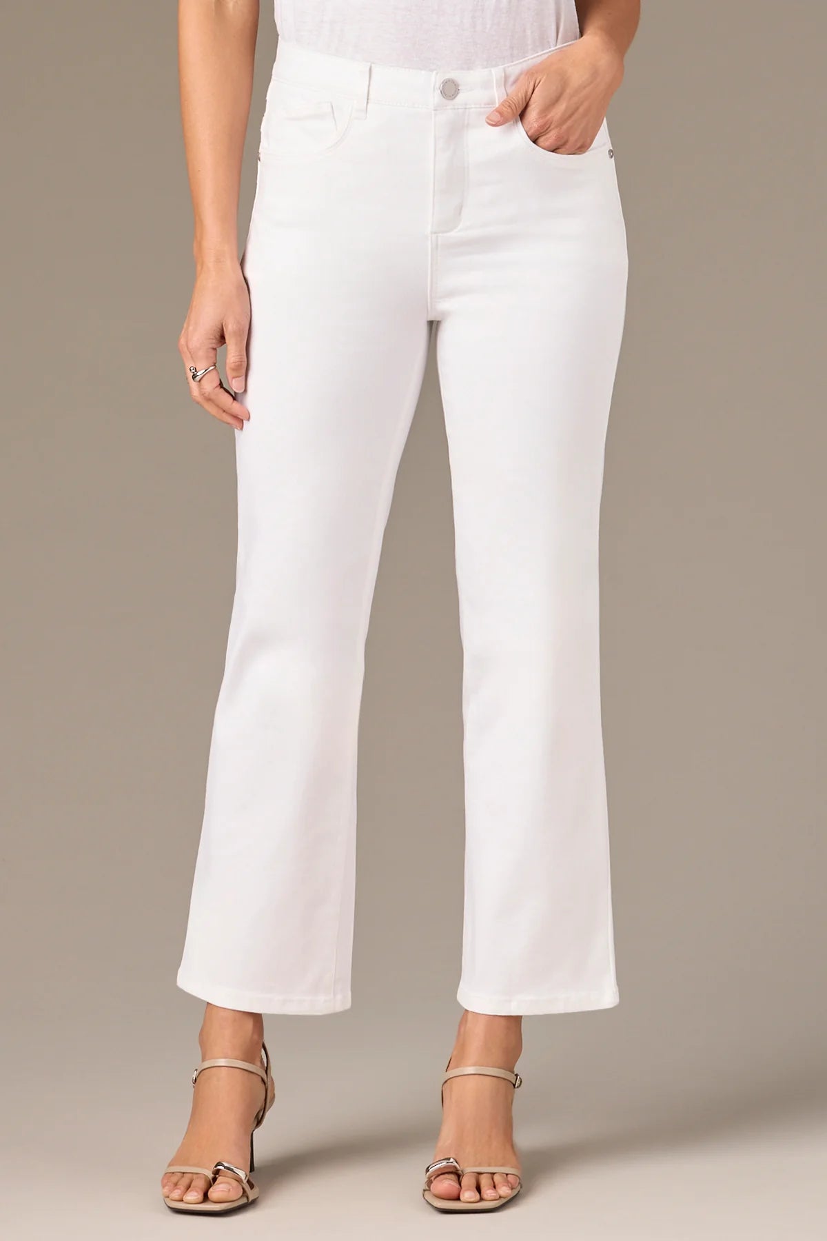 Wit & Wisdom Bennett Cropped Barely Boot Jeans White