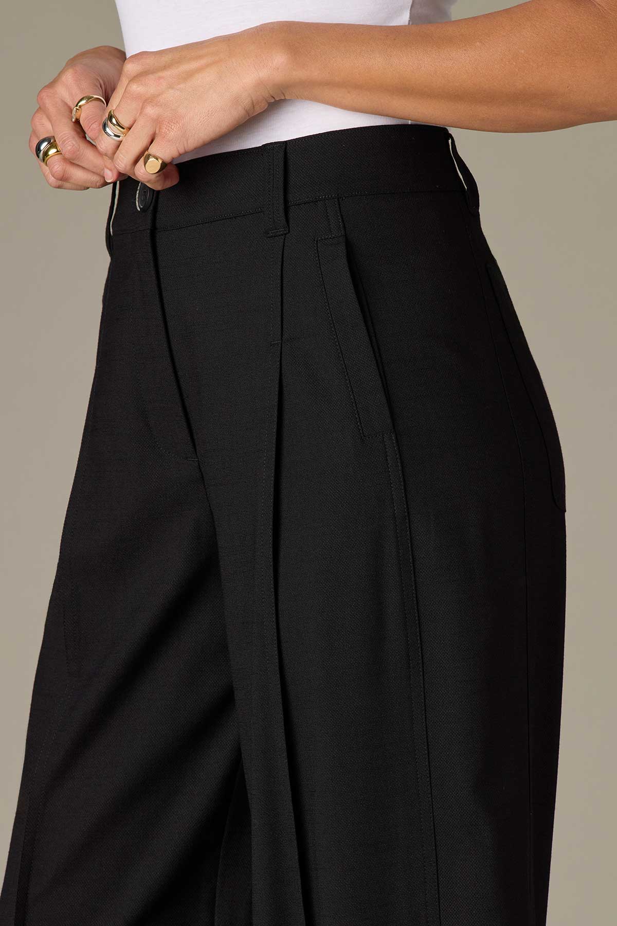 Wit & Wisdom Pleated Barrel Leg Trousers