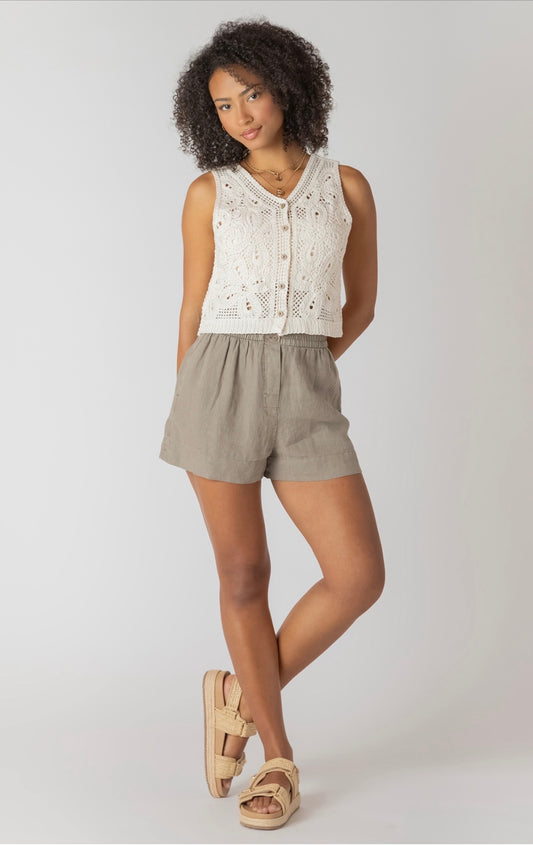 Room 34 Mid-Rise Shorts Khaki