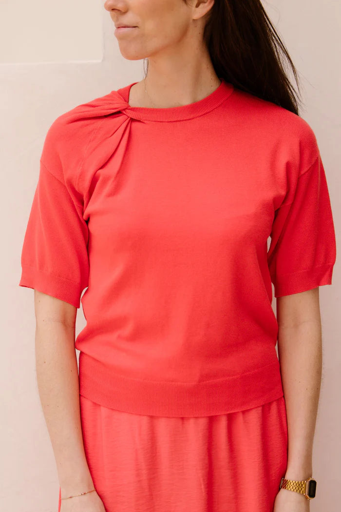 Esqualo Twist Front Top Chili Red