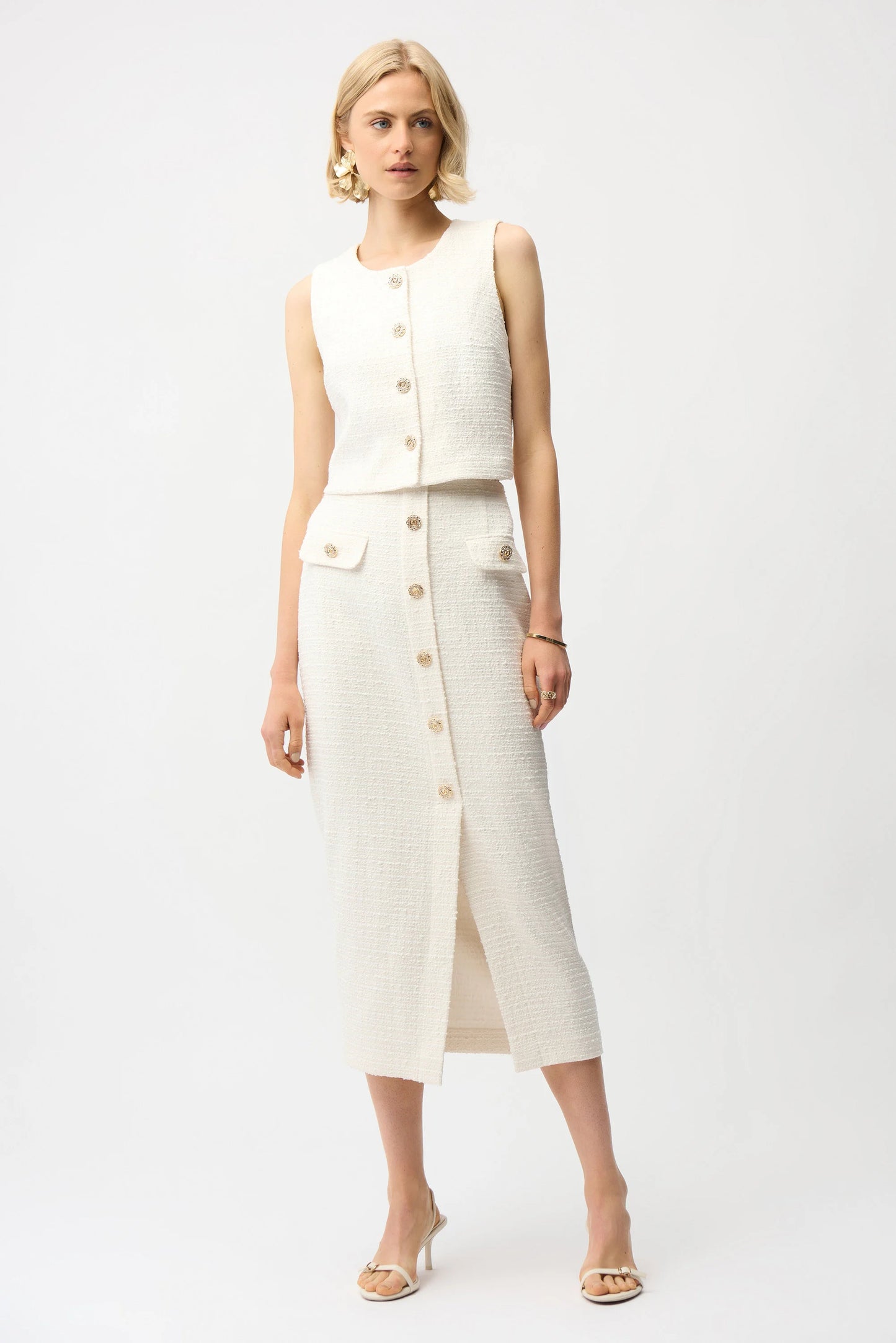 Bouclé Sleeveless Vest With Gold Buttons
261300