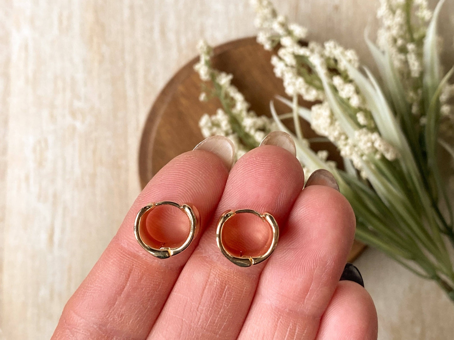 Agaveh Girl Grace Hoop Earrings Gold